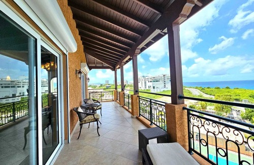 Maho Condo | The Sunset Charm Penthouse