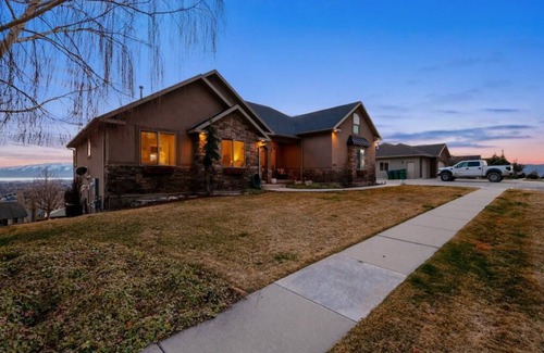 Pleasant Grove House | THE SUNSET OASIS! Your resort that feels like HOME!