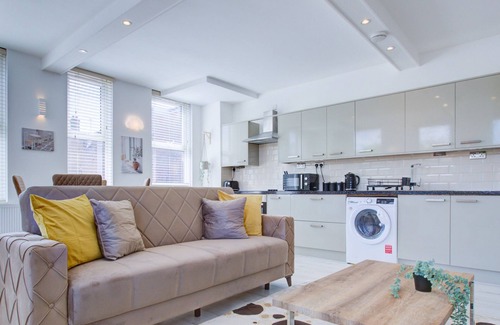 Sutton Central Apartment | The Sunshine, 1 Bed Apartment, High St, Sutton