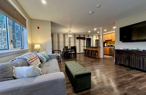 Killington Condo | The Sunup Suite at Killington: 2RM/2BA Condo w/Pool. Bus Route. Discounted Ski Rentals!