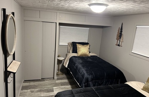 Munising Cabin | The Superior Lodge - Located On Trail - Pictured Rocks Lakeshore, Munising MI