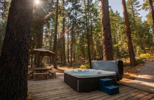 Carnelian Bay House | The Tallac Lodge Hot Tub Walk 2 Beach