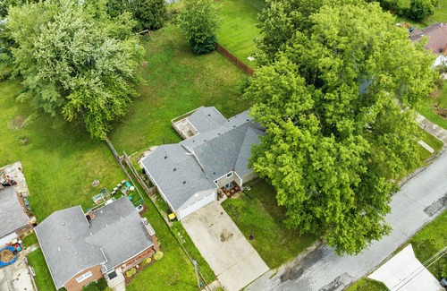 Fort Wayne House | The "Team House", large home near SportOne Sleeps 26+