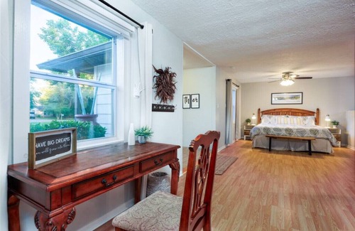 Decker Prairie House | The Texas-Sized Studio is in a quiet neighborhood and is close to many amenities