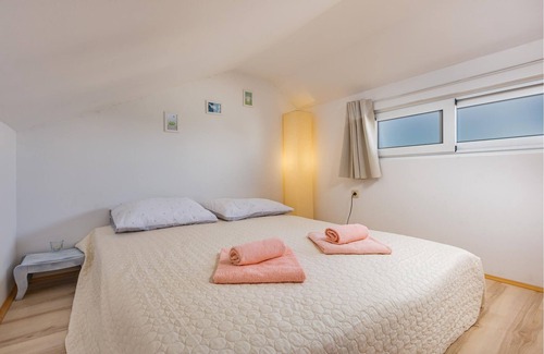 Gabonjin Apartment | The three functionally furnished apartments are located in the small island village of Gabonjin, not