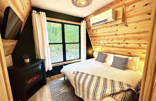 Ironton Apartment | The Tiegen Rae: cozy mountain cabin with huge views