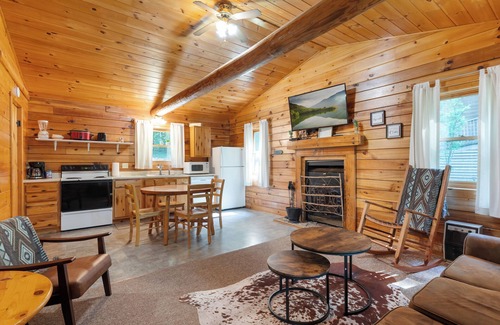Shell Knob Cabin | The Timber's Hawthorn #12 Close to Campbell's Point Marina