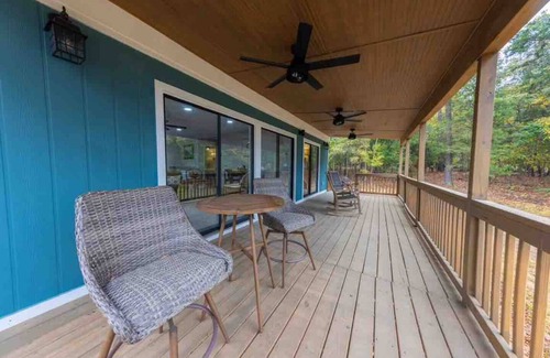Camden House | The Tiny: 2-BR, Lake Wateree Sunsets + Shared Boat Ramp & Dock!