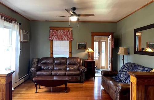 Hunter House | The Tipsy Gypsy