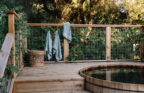 Ukiah House | The Toll House & Bunkhouse at Whispertree; Elegantly Renovated Historic Home!