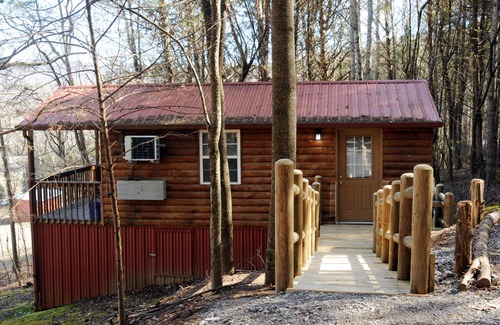 Sparta House | "The ToolShed" a Pet Friendly Cabin near Fall Creek Falls!, The Toolshed Hillside Cabin With a View