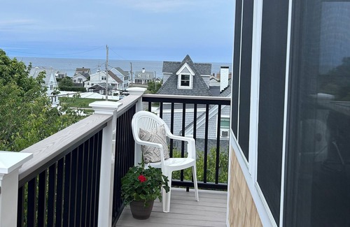 Ocean Bluff-Brant Rock House | The Tower Beach House: Expansive ocean views from tower observatory room and widows walk. 2 blocks to beaches in Brant Rock beach community