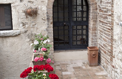 Bovara House | The Tower - Sightseeing the Valley and the Sunset -WiFi & Pool Perfect for 4/5