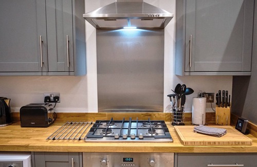 Halifax House | The Townhouse Simple2let Serviced Apart