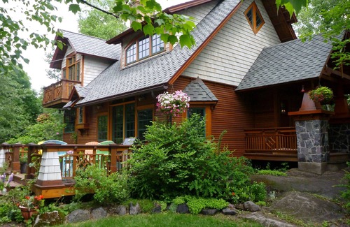Kenwood Cottage | The Trail's Edge/"Captain's Quarters" Is A Gorgeous Retreat, In Any Season.