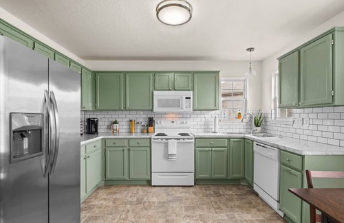 Bentonville House | The Trailhead-1/2 mi to Applegate Trail