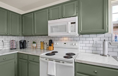 Bentonville House | The Trailhead-1/2 mi to Applegate Trail