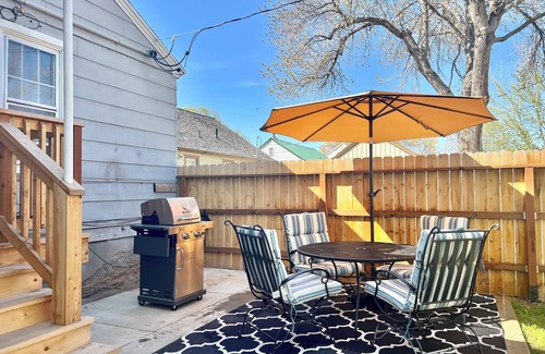 Twin Falls House | The Travelers Hideaway: King & Queen, Pet-friendly!