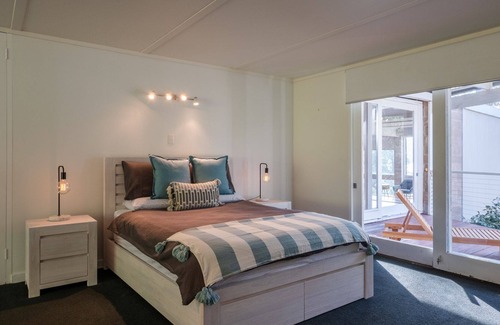 Eildon House | The Tree House retreat is beautifully secluded and elevated amongst the trees.