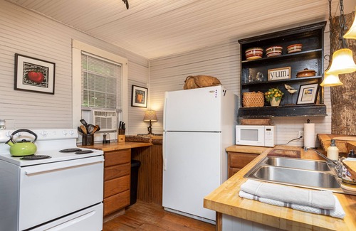 Zirconia Cottage | The Tree House, Vintage Mountain Retreat
