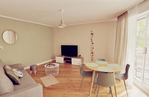 Belfort Apartment | The tree-lined quays