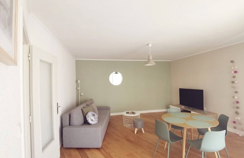 Belfort Apartment | The tree-lined quays
