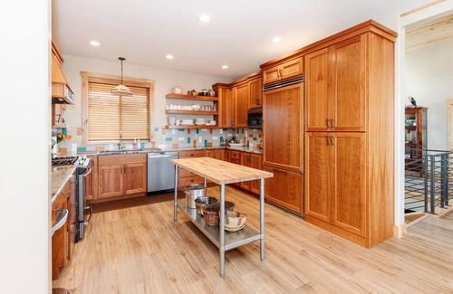 Sweetwater Cabin | The Tree of Life Cabin - Frank Lloyd Wrustic - w/Ideal Beach Access