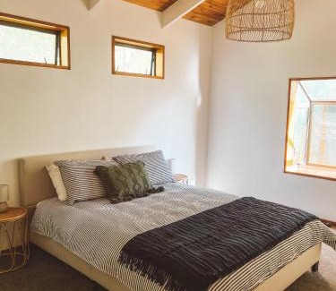 Whanganui House | The Treehouse - a home with stunning rural views