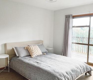 Whanganui House | The Treehouse - a home with stunning rural views