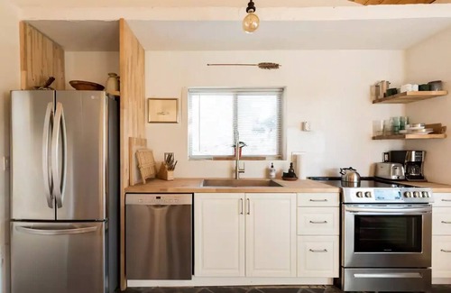 Mount Lemmon Cabin | "The Treehouse" Cozy cabin at Mt. Lemmon with amazing views!