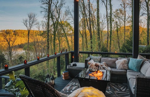 Smithville Cabin | The Treehouse of Center Hill Lake