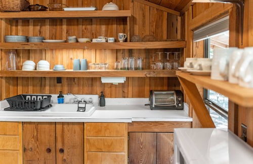 Ponce De Leon Cabin | The Treehouse: Peaceful Cabin Close to PCB and 30A