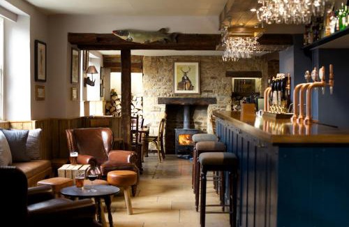 Faringdon Hotel | The Trout at Tadpole Bridge