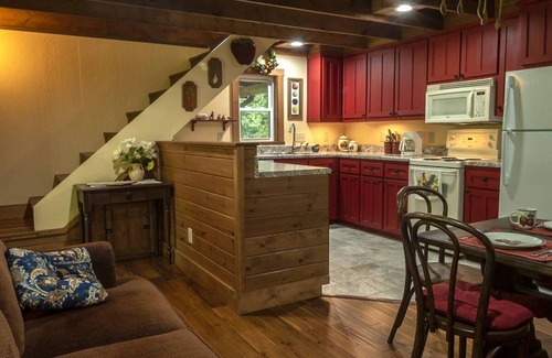 Topton Cabin | The Tulip Poplar Cabin - Perfect for Two People