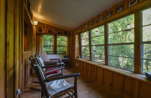Topton Cabin | The Tulip Poplar Cabin - Perfect for Two People