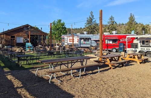 Tumalo House | The Tumalo Guest House - Centrally located for all Central Oregon Activities!