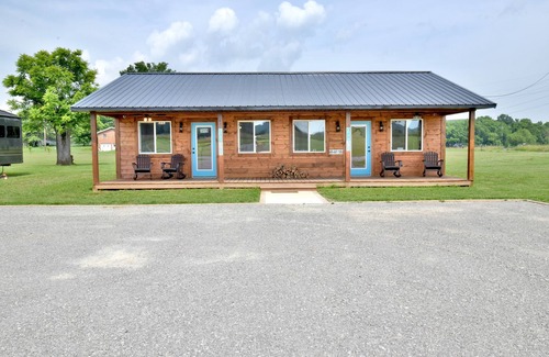 Decatur RV Rental | The Twin Pines Escape
