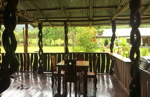 San Rafael de Guatuso House | The twisted wooden house