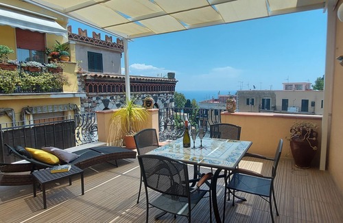 Taormina Apartment | The Two Griffins - Apartment n. 4