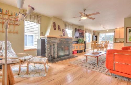 Kiwanda Shores House | The Undertow - Meredith Lodging