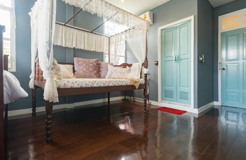 Talat Noi Bed & Breakfast | The Unforgotten B&B