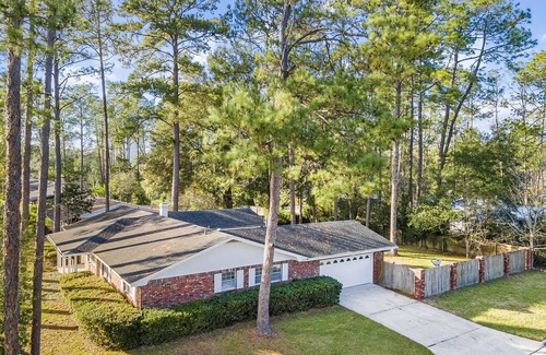 Gainesville House | The University Gathering Place is enjoyable for any larger group, 6 Min. to UF