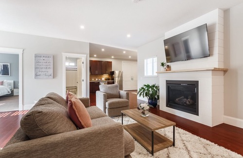 Southwest Mission House | The Upper Mission Estate with private pool & backyard