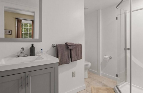 Bread Loaf Hotel | The Upper Suites at Chipman Inn- 5 min to Middlebury College's Rikert Outdoor Center