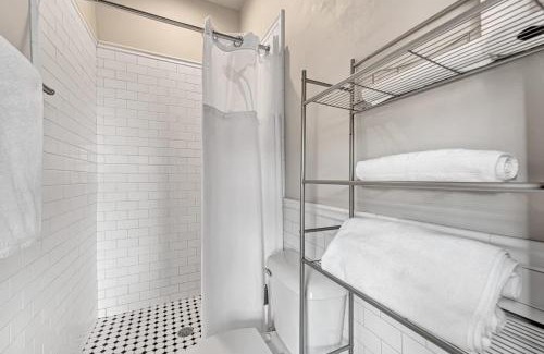 Siloam Springs House | The Uptown Suite at The Historic Connely Harrington
