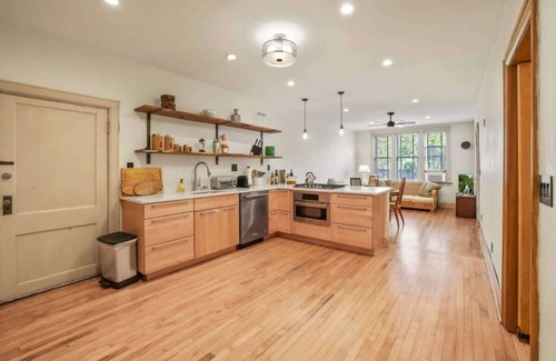 Italian Village Apartment | The Urban Oasis - 3 BR - Great Location