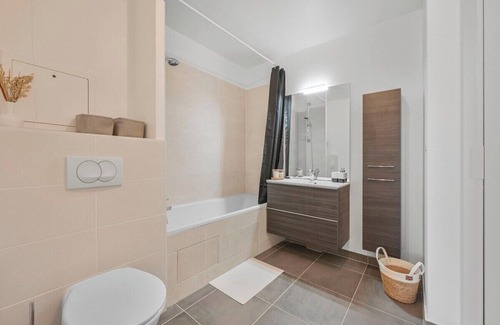 Quartier Atlantis Apartment | The Usitawi House welcomes you to Massy for a moment of relaxation.