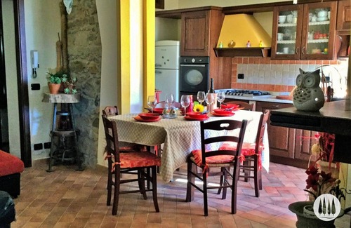 Mologno House | The vacation home is nestled in the Tuscan countryside with a private pool