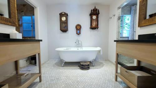 Northwest Carmel Bed & Breakfast | The Vagabond's House Boutique Inn