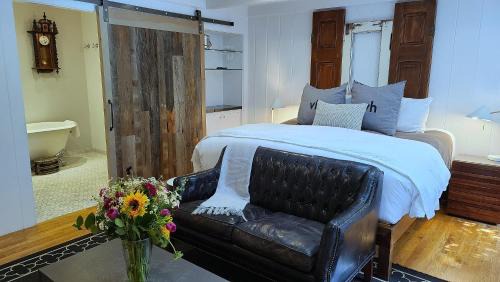 Northwest Carmel Bed & Breakfast | The Vagabond's House Boutique Inn